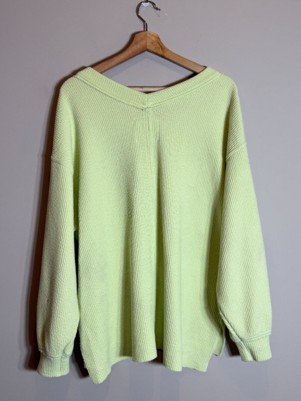 Aerie Wonder Textured V-Neck Sweatshirt Women's Small Green Glow Pullover Comfy - Picture 4 of 12